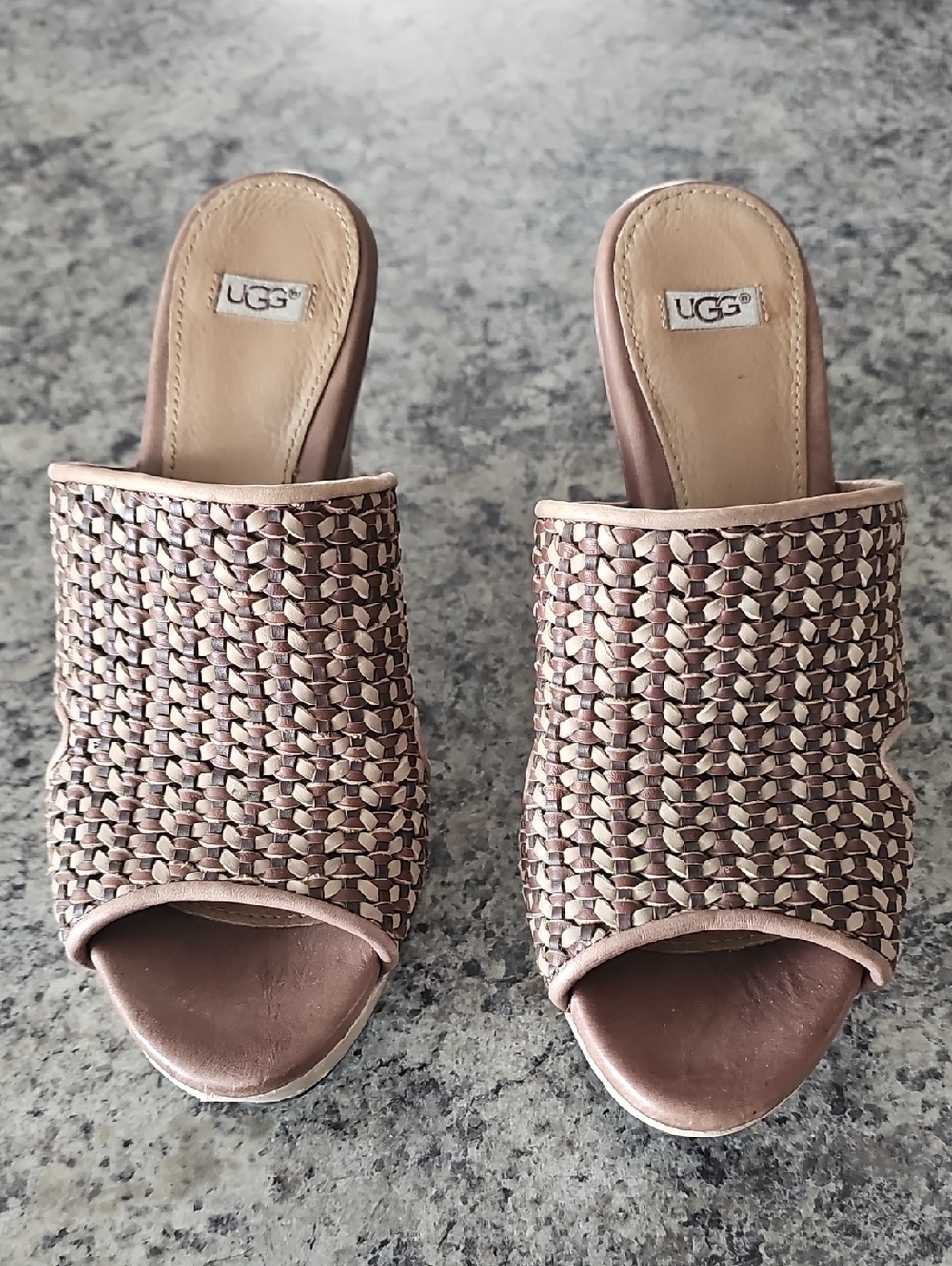 UGG Women's Woven Open-Toe Slide Mules in Taupe and Light Brown